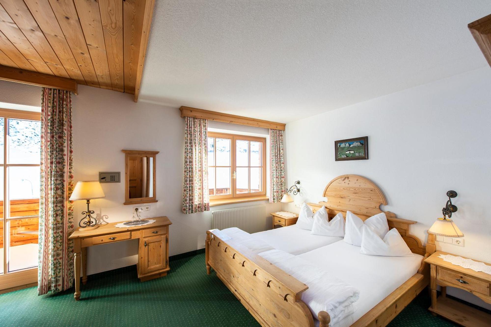 Alpenromantik-Hotel Wirlerhof Гальтюр Екстер'єр фото