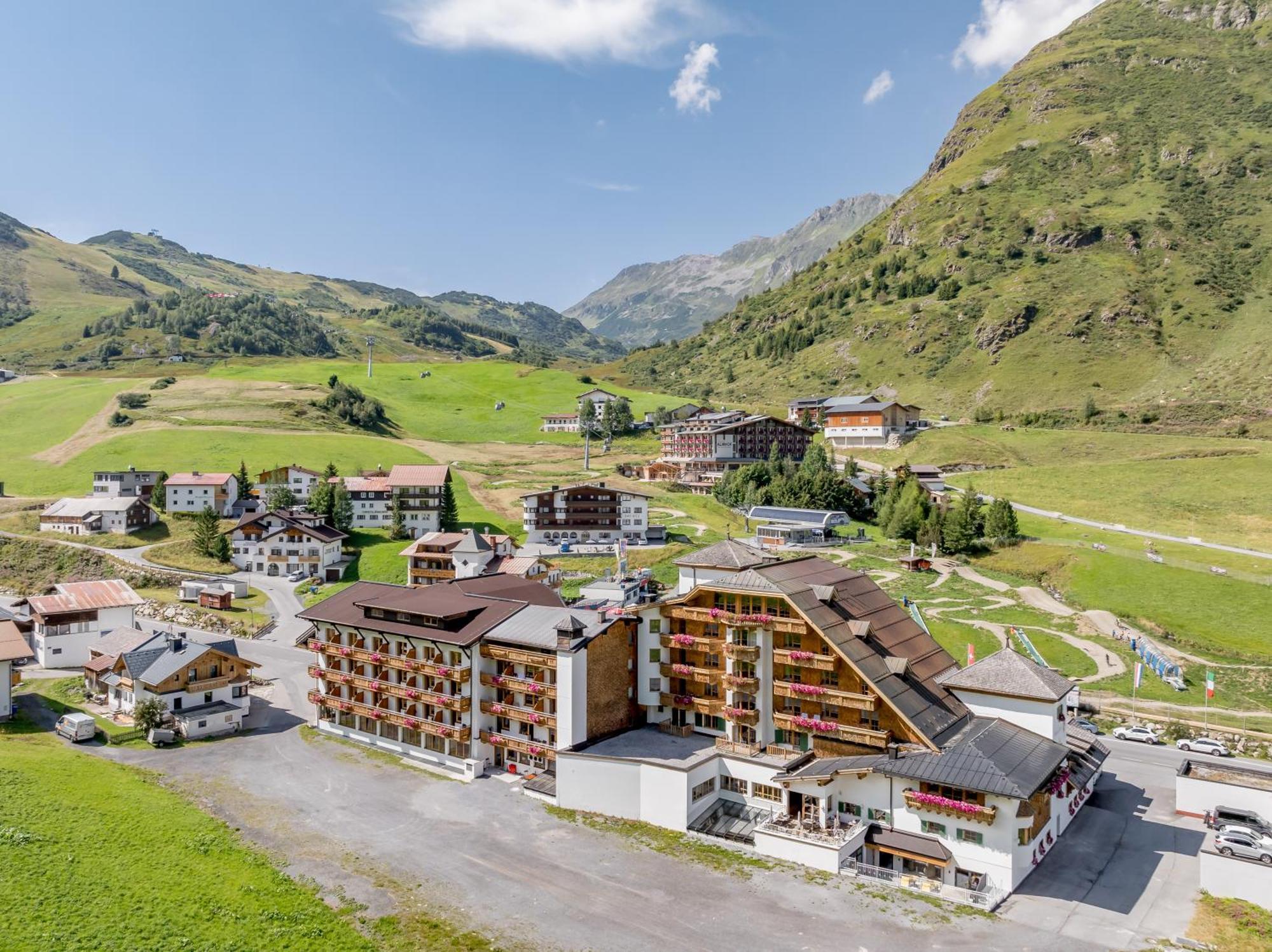 Alpenromantik-Hotel Wirlerhof Гальтюр Екстер'єр фото
